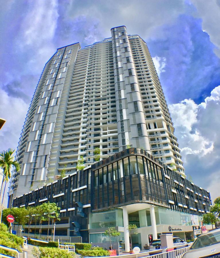 The Landmark - 800 Sqf Studio With Balcony Appartement George Town Buitenkant foto